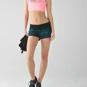 Lululemon Speed Short Palm Lace Tofino Teal Multi / Black
Size 8